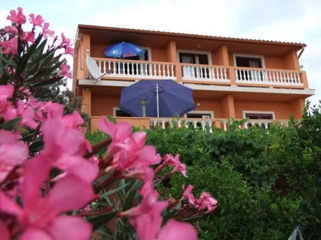 Apartments in Rab - Insel Rab 39950 Mundanije Exterior foto
